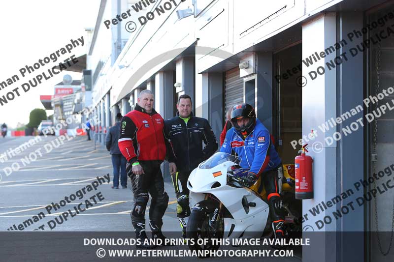 donington no limits trackday;donington park photographs;donington trackday photographs;no limits trackdays;peter wileman photography;trackday digital images;trackday photos